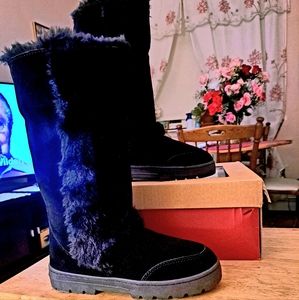 Women's Black Furry Sheepskin Furlined "WITTY" Winter Boots Size 6